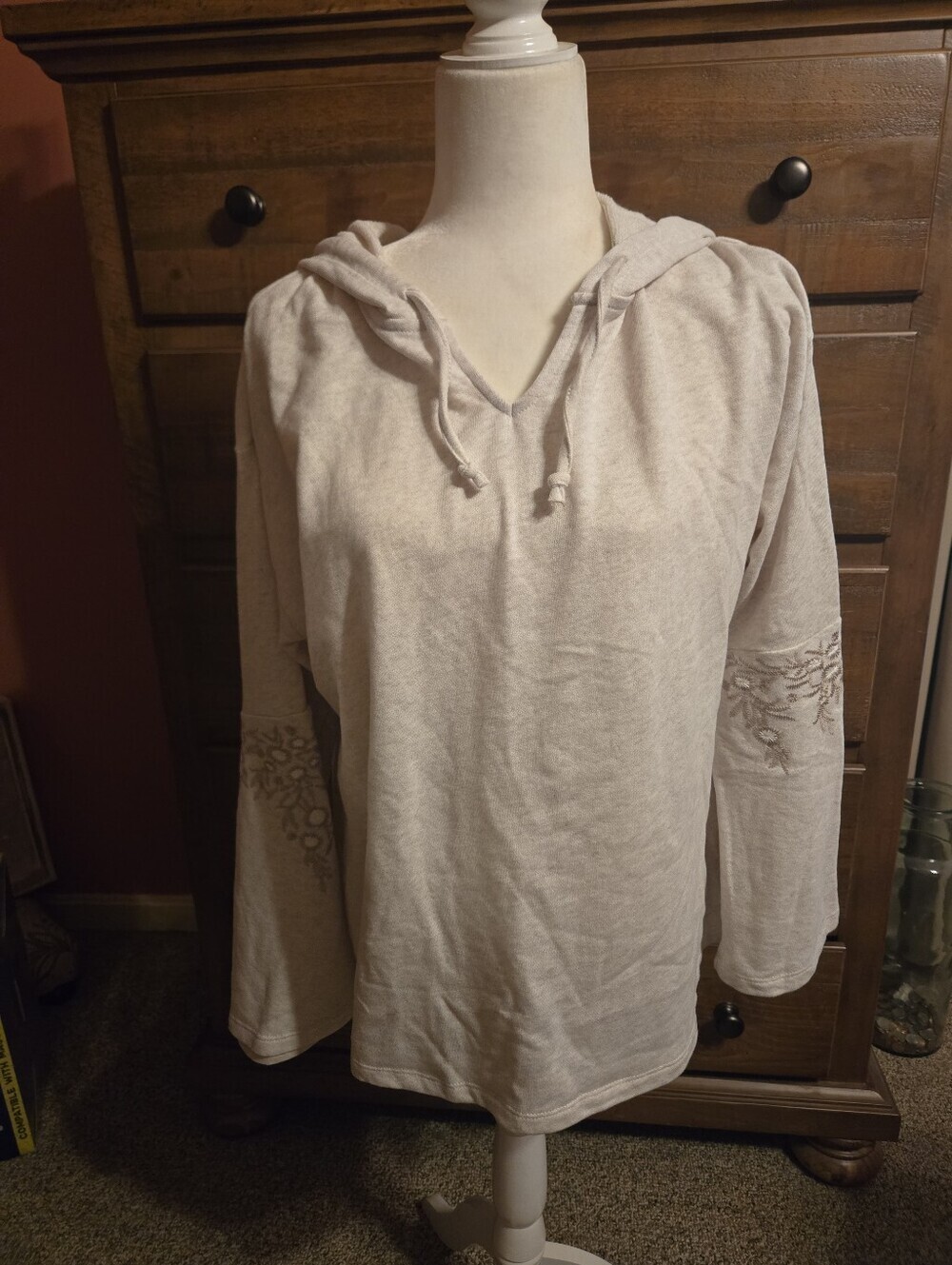Retrology Cream Bell Sleeved V Neck Sweatshirt New W/tag. Size XL